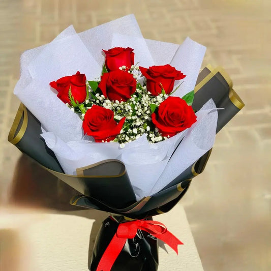 6 Rose with white and Black wrapping - OnlineGifts