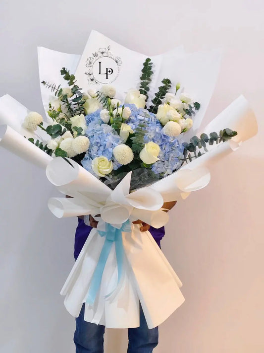 Grand Welcome Bouquet for Men (UAE Delivery) - OnlineGifts