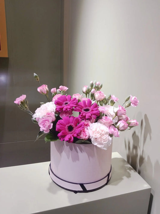 Pink Bliss Basket fresh flowers Delivery in UAE - OnlineGifts