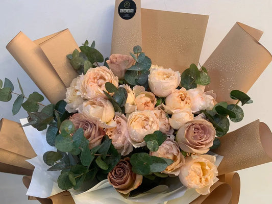 🌿 Rustic Blush Bouquet – Cappuccino & Peach Spray Roses with Eucalyptus (Delivery in UAE) - OnlineGifts