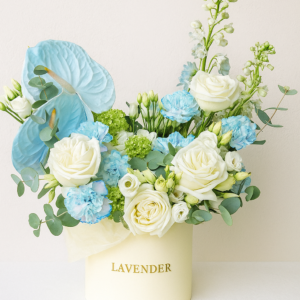 White-and-Blue-Flower-Basket-Newborn-Boy-Gift-UAE.