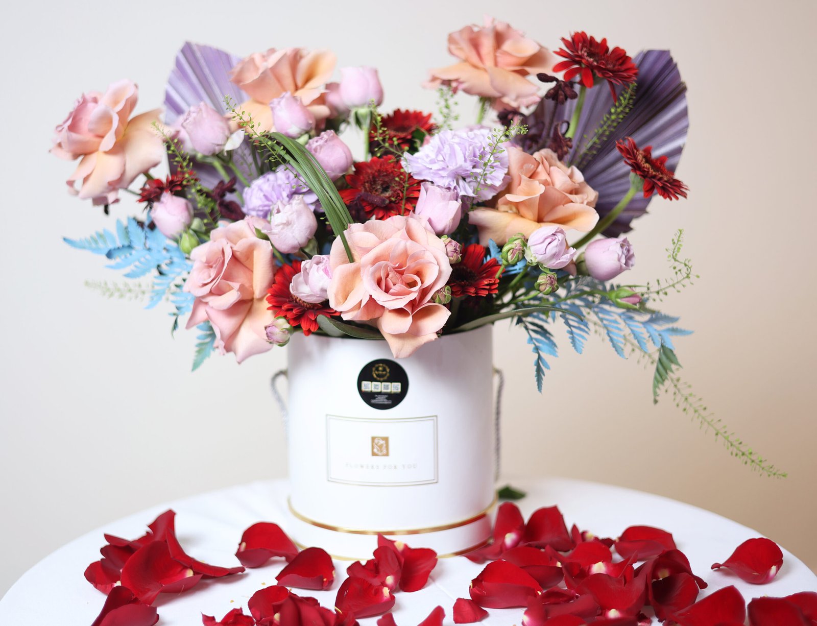 Peach Whispers – Fresh Artistic Peach & Purple Flower Arrangement (Delivery in UAE)