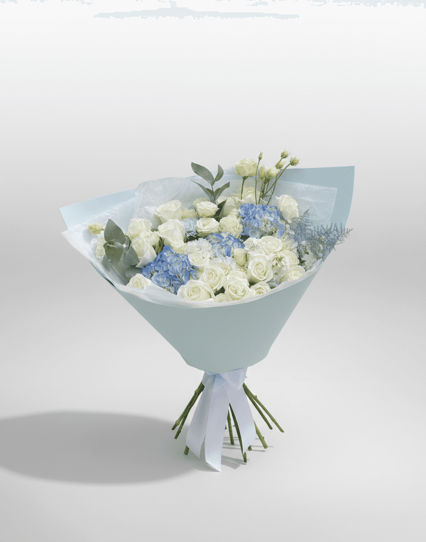 luxury-blue-white-gentleman-roses-bouquet